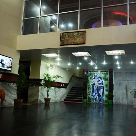 Hotel Krishna International Vrindāvan Екстериор снимка
