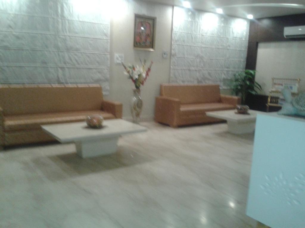 Hotel Krishna International Vrindāvan Екстериор снимка
