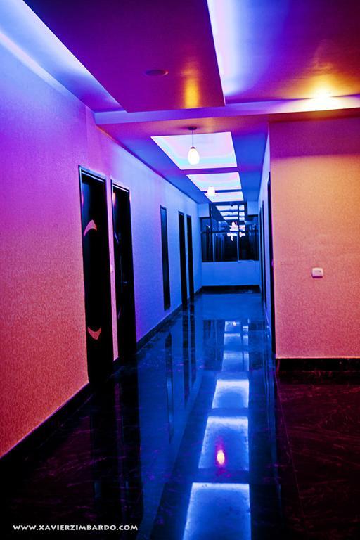 Hotel Krishna International Vrindāvan Екстериор снимка