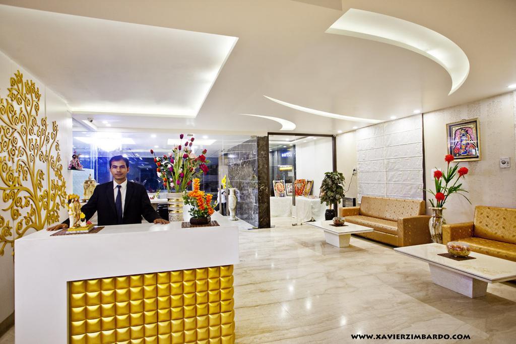Hotel Krishna International Vrindāvan Екстериор снимка