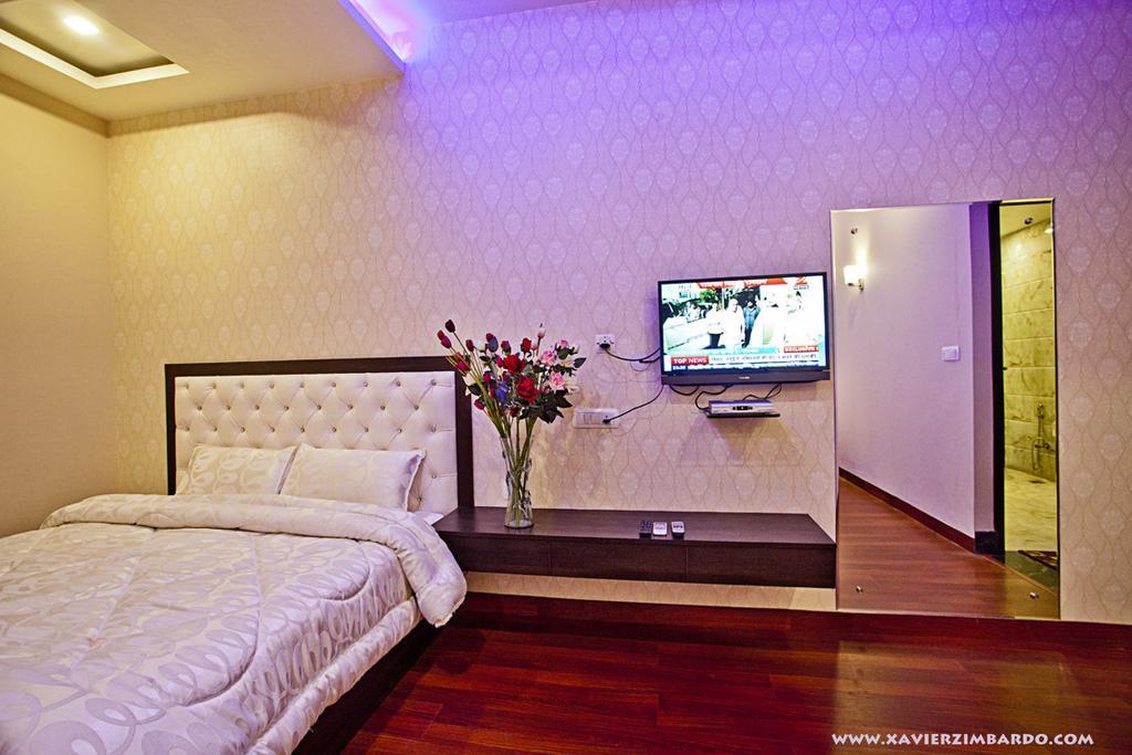 Hotel Krishna International Vrindāvan Екстериор снимка