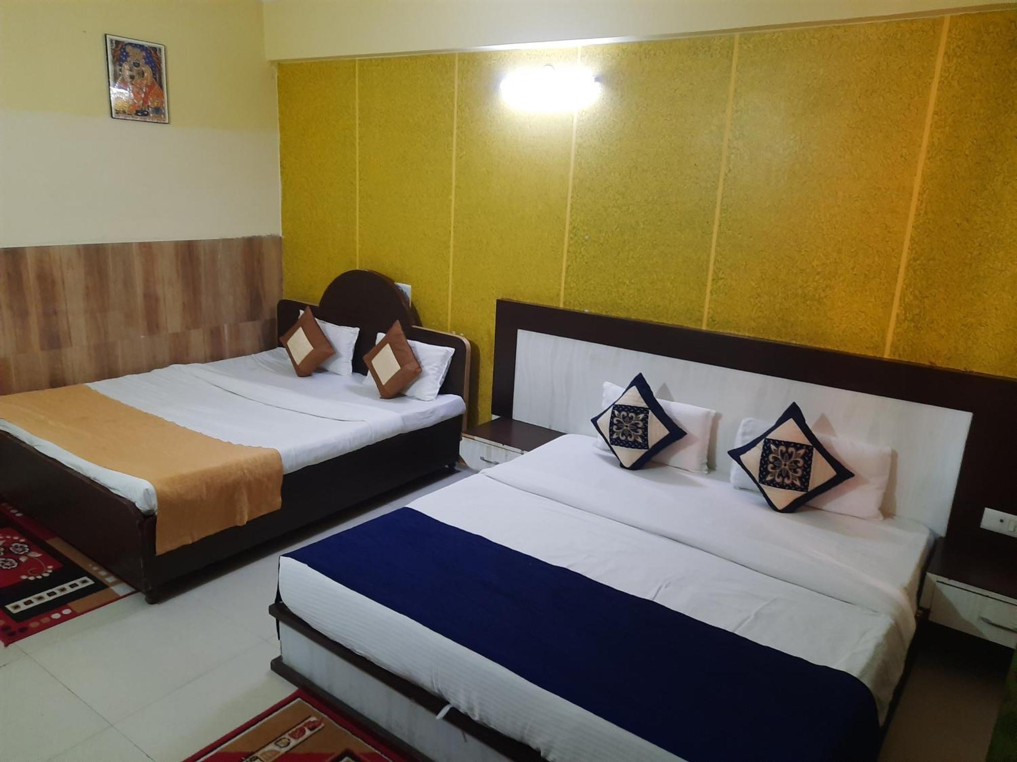 Hotel Krishna International Vrindāvan Екстериор снимка