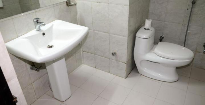 Hotel Krishna International Vrindāvan Екстериор снимка