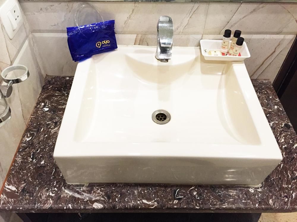 Hotel Krishna International Vrindāvan Екстериор снимка