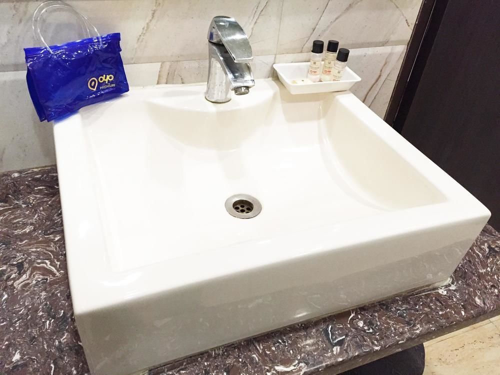 Hotel Krishna International Vrindāvan Екстериор снимка
